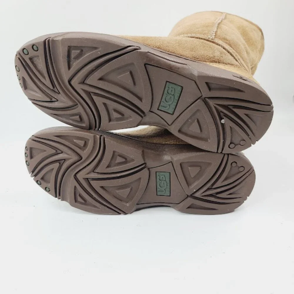 UGG women tan